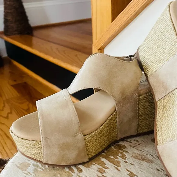 ANTELOPE Metallic Gold Linen Wedge Heeled Sandals Like New Taupe Tan Size 40