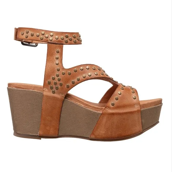 Antelope Tan Kade Leather Wedge Studded Platform Sandals NWT