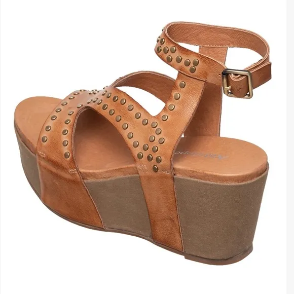 Antelope Tan Kade Leather Wedge Studded Platform Sandals NWT