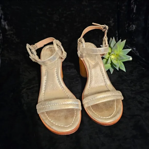 Anthropologie BERNARDO Harlow Metallic Leather Heeled Sandals Gold Size 9.5