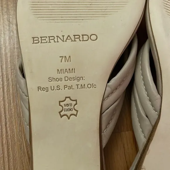 Anthropologie Bernardo Miami Demi Wedge Sandals. NEW
