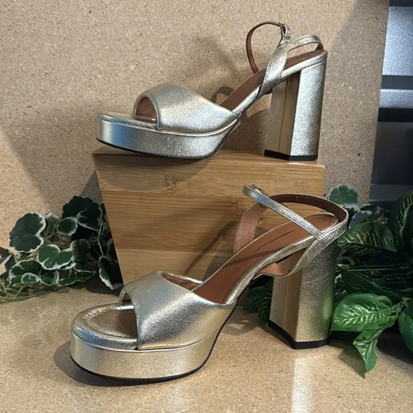 Anthropologie Gold Platform Sandals.  (341234_301)