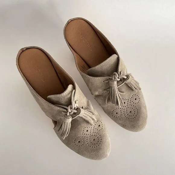 Anthropologie Pilcro Clog 9M Taupe Kilty Sandals Wooden Heel Retro Tassel