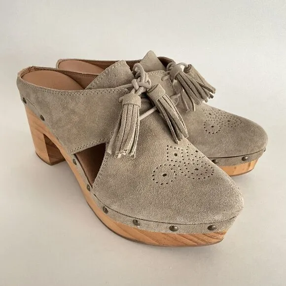Anthropologie Pilcro Clog 9M Taupe Kilty Sandals Wooden Heel Retro Tassel