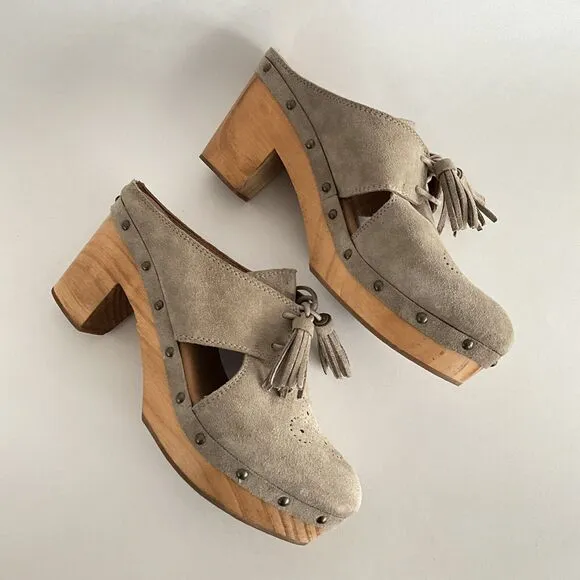 Anthropologie Pilcro Clog 9M Taupe Kilty Sandals Wooden Heel Retro Tassel