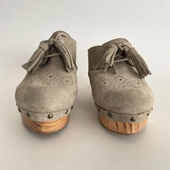 Anthropologie Pilcro Clog 9M Taupe Kilty Sandals Wooden Heel Retro Tassel