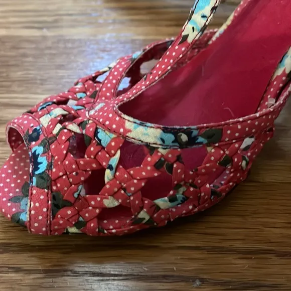 Anthropologie polka dot floral t strap Mary Jane sandals heels rockabilly 6.5