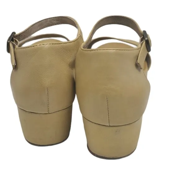ANTHROPOLOGIE‎  Tan Daisy Platform Sandals Size 10