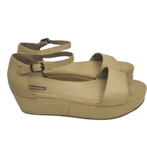 ANTHROPOLOGIE‎  Tan Daisy Platform Sandals Size 10