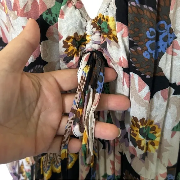 Anthropologie Tiered V Neck Floral Dress Balloon Sleeves excellent Size XL
