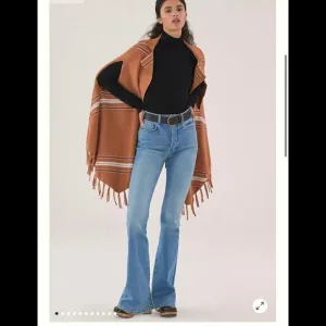 Anthropologie Pilcro The Icon Flare Jeans
