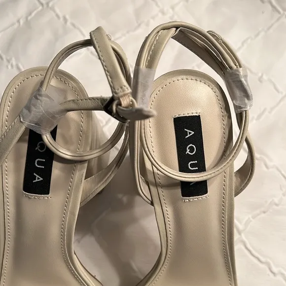 Aqua Bone/Cream Strappy Leather Sandals(Size 10M)
