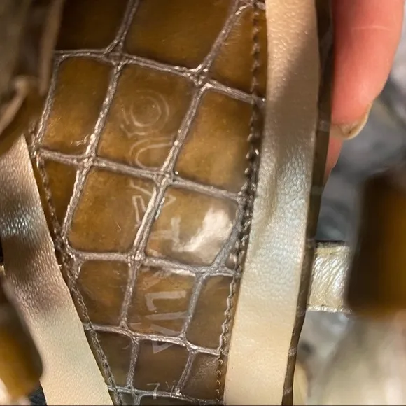 Aquatalia heels