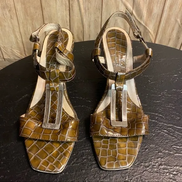 Aquatalia heels