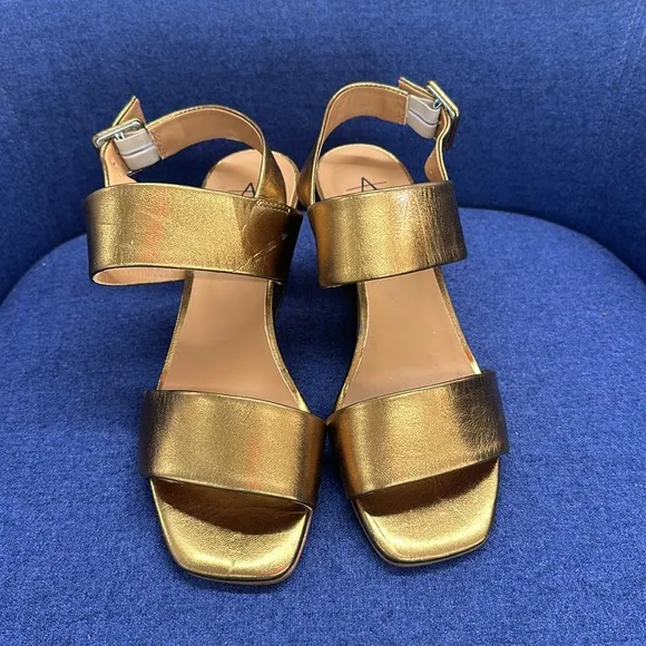 🔥🔥🔥Aquatalia Metallic Gold Leather Sandals Heels Size 7