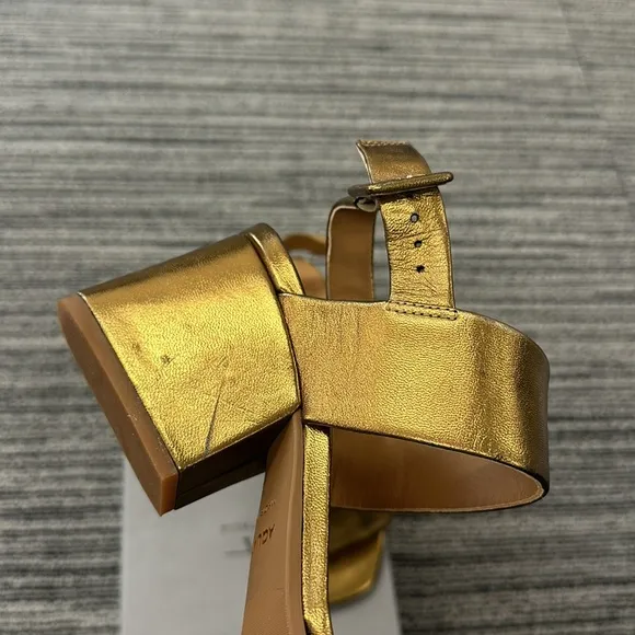 🔥🔥🔥Aquatalia Metallic Gold Leather Sandals Heels Size 7