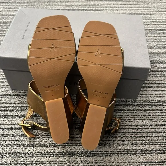 🔥🔥🔥Aquatalia Metallic Gold Leather Sandals Heels Size 7