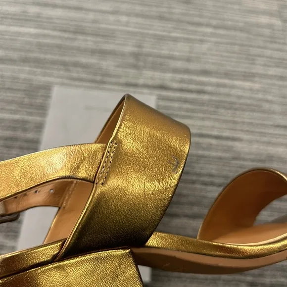 🔥🔥🔥Aquatalia Metallic Gold Leather Sandals Heels Size 7