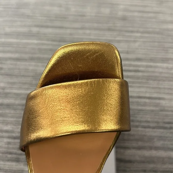 🔥🔥🔥Aquatalia Metallic Gold Leather Sandals Heels Size 7