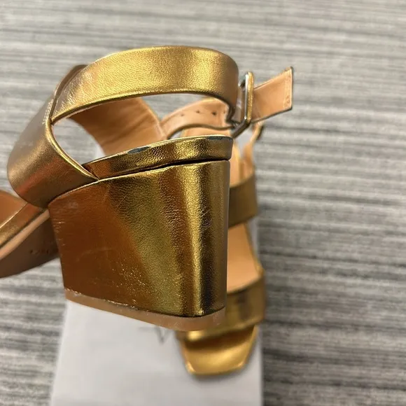 🔥🔥🔥Aquatalia Metallic Gold Leather Sandals Heels Size 7