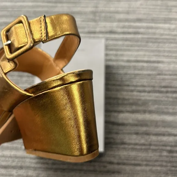 🔥🔥🔥Aquatalia Metallic Gold Leather Sandals Heels Size 7
