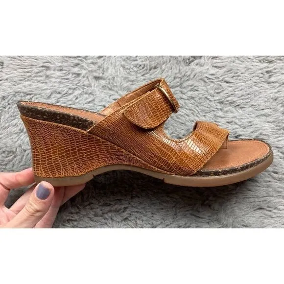 Ariat crocodile embossed leather wedge sandals