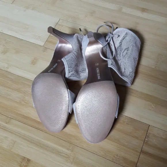Audrey Brook Margaret heels.