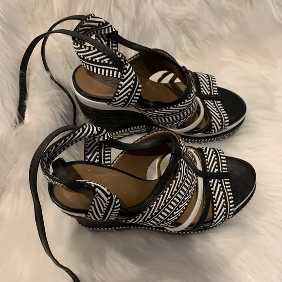 Authentic beautiful Hermes wedge sandals. Very unique and comfy! *pre-owned