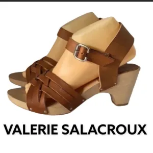 Authentic Valerie Salacroux designer brown leather wooden clog sandals sz 10