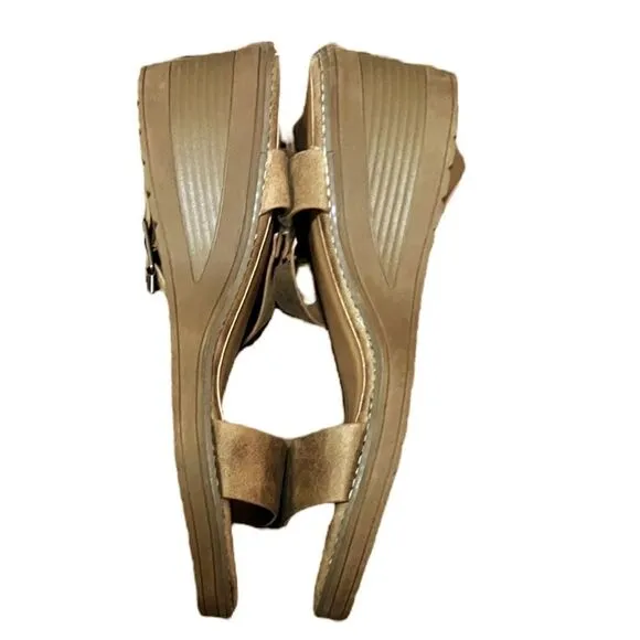 B-52 by Bullboxer Dalia Sandals in Fawn