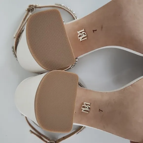 Badgley Mischka Becca Strappy Block Heel $235 7
