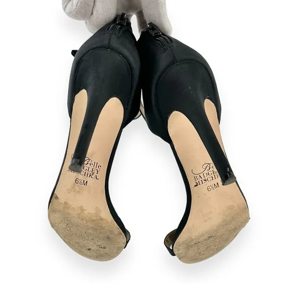 Badgley Mischka Black Satin Ankle Bow Heeled Sandals sz 6.5M