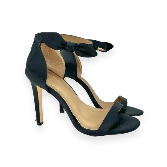 Badgley Mischka Black Satin Ankle Bow Heeled Sandals sz 6.5M