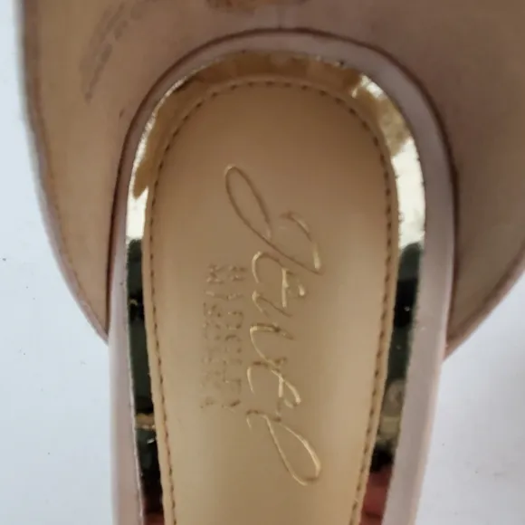 Badgley Mischka Caroline blush satin jewel Embellished ankle strap Shoe 8.5