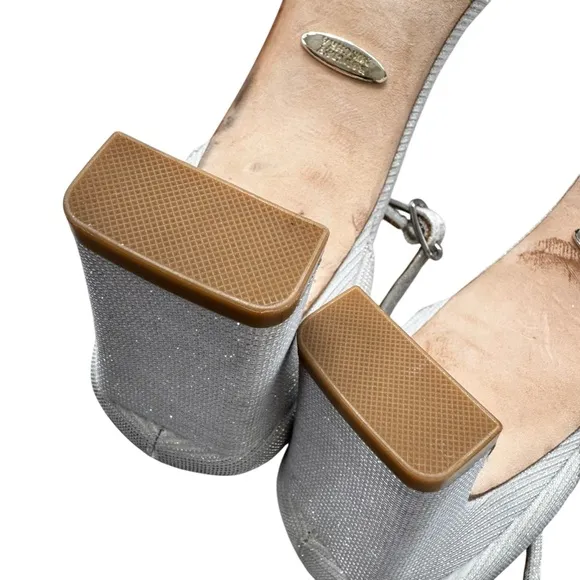 Badgley Mischka Jackie Jeweled Silver Glitter Sandal Wedding Formal Size 8 NWT