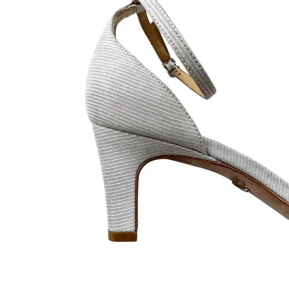 Badgley Mischka Jackie Jeweled Silver Glitter Sandal Wedding Formal Size 8 NWT
