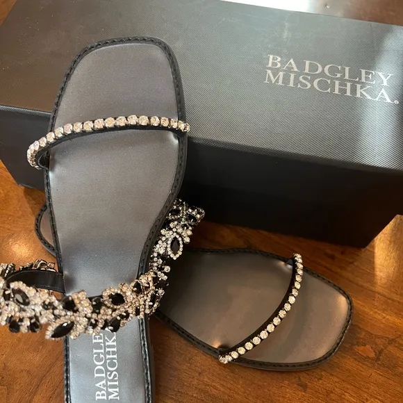 Badgley Mischka “Jenelle” Embellished Strappy Black Rhinestone Sandal Size 8