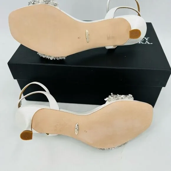 Badgley Mischka Telissa Embellished Evening Sandals Heels Soft White Size 6 NIB