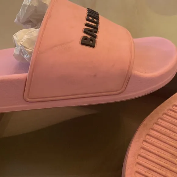 Balenciaga Pool slides