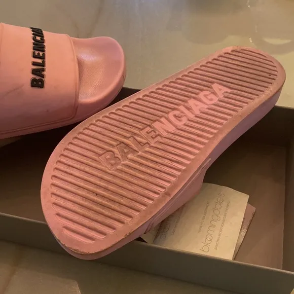 Balenciaga Pool slides