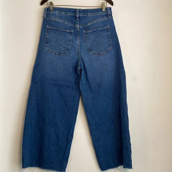 Banana Republic Women's High Rise Wide Leg Raw Hem Crop Jeans Size 30/10