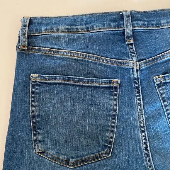 Banana Republic Women's High Rise Wide Leg Raw Hem Crop Jeans Size 30/10