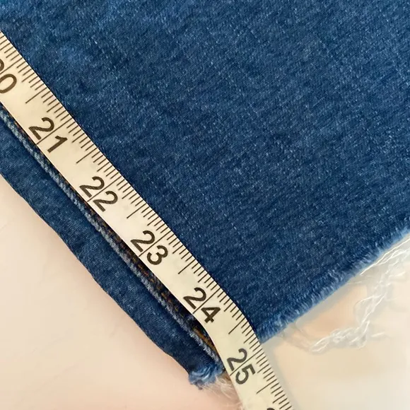 Banana Republic Women's High Rise Wide Leg Raw Hem Crop Jeans Size 30/10