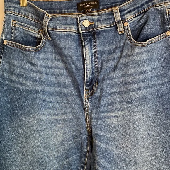 Banana Republic Women's High Rise Wide Leg Raw Hem Crop Jeans Size 30/10