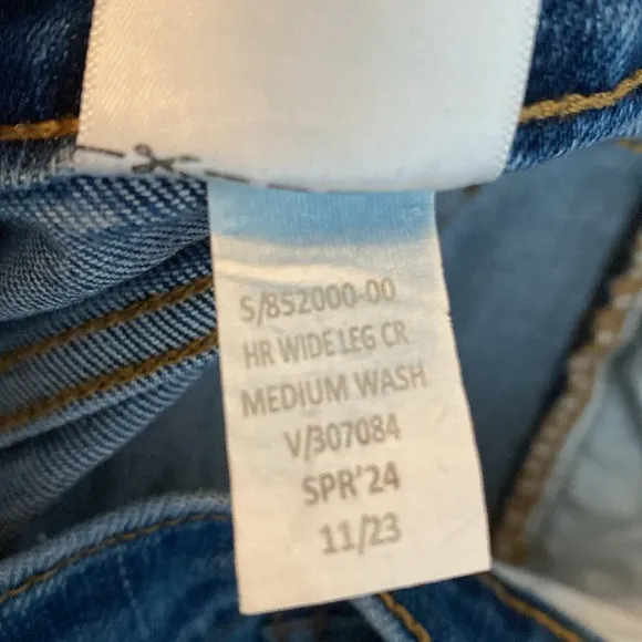 Banana Republic Women's High Rise Wide Leg Raw Hem Crop Jeans Size 30/10