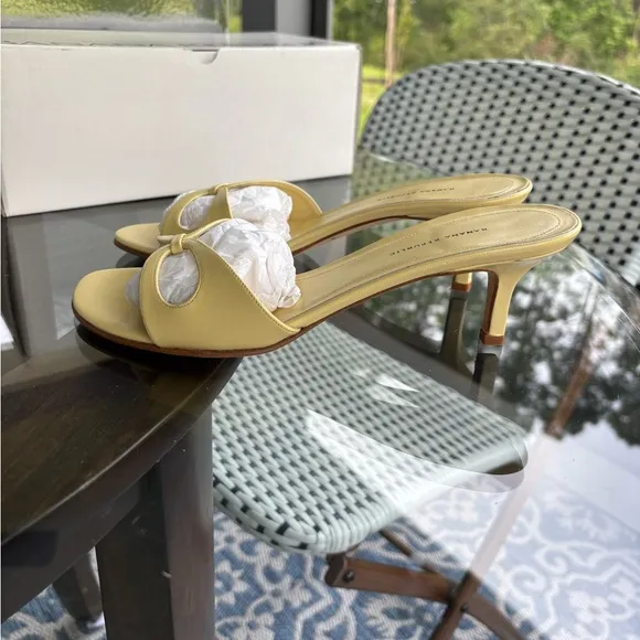 Banana Republic Women's Yellow  Leather Kitten Heel Sandals size 8