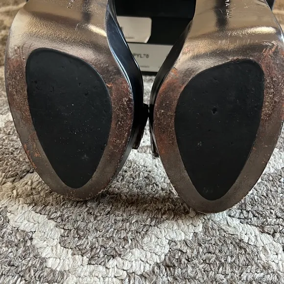 Barbara Bui T-strap Platform Sandal Gold &amp; Black