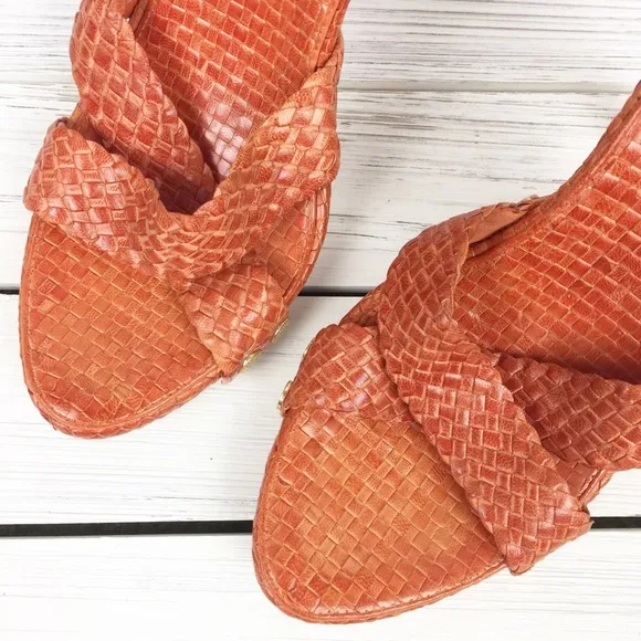 BCBGMaxAzria Nicasia Woven Leather Sandals 7.5