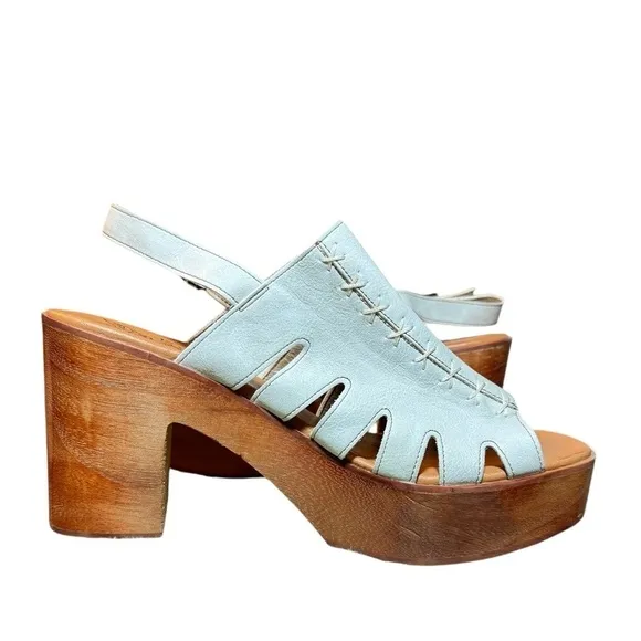 Beast Fashion by Buckle Presley Slingback