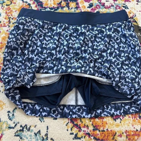 Belyn Key City Golf Skort in Marble Blue Size L
